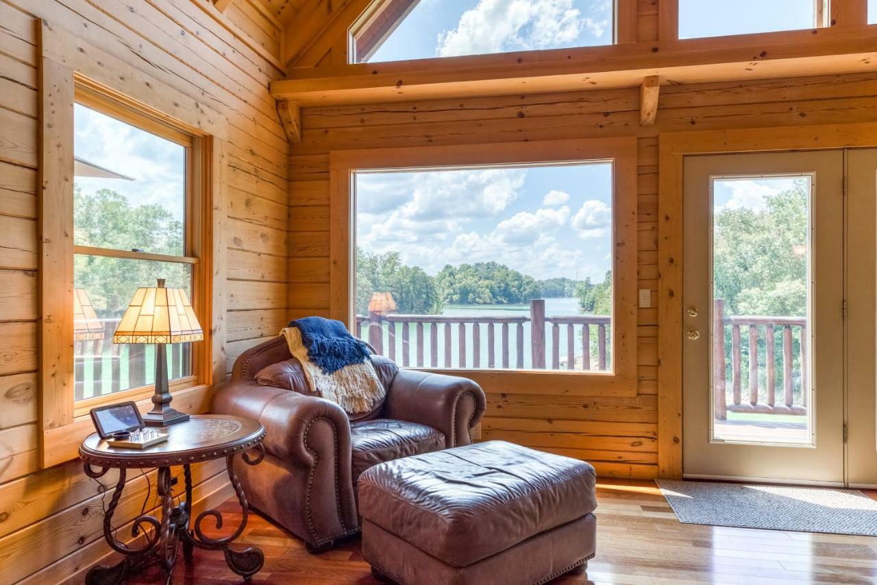 Majestic Lakefront Lodge Sevierville Exterior photo