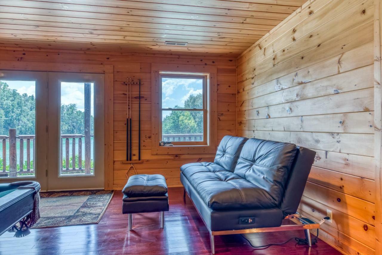 Majestic Lakefront Lodge Sevierville Exterior photo