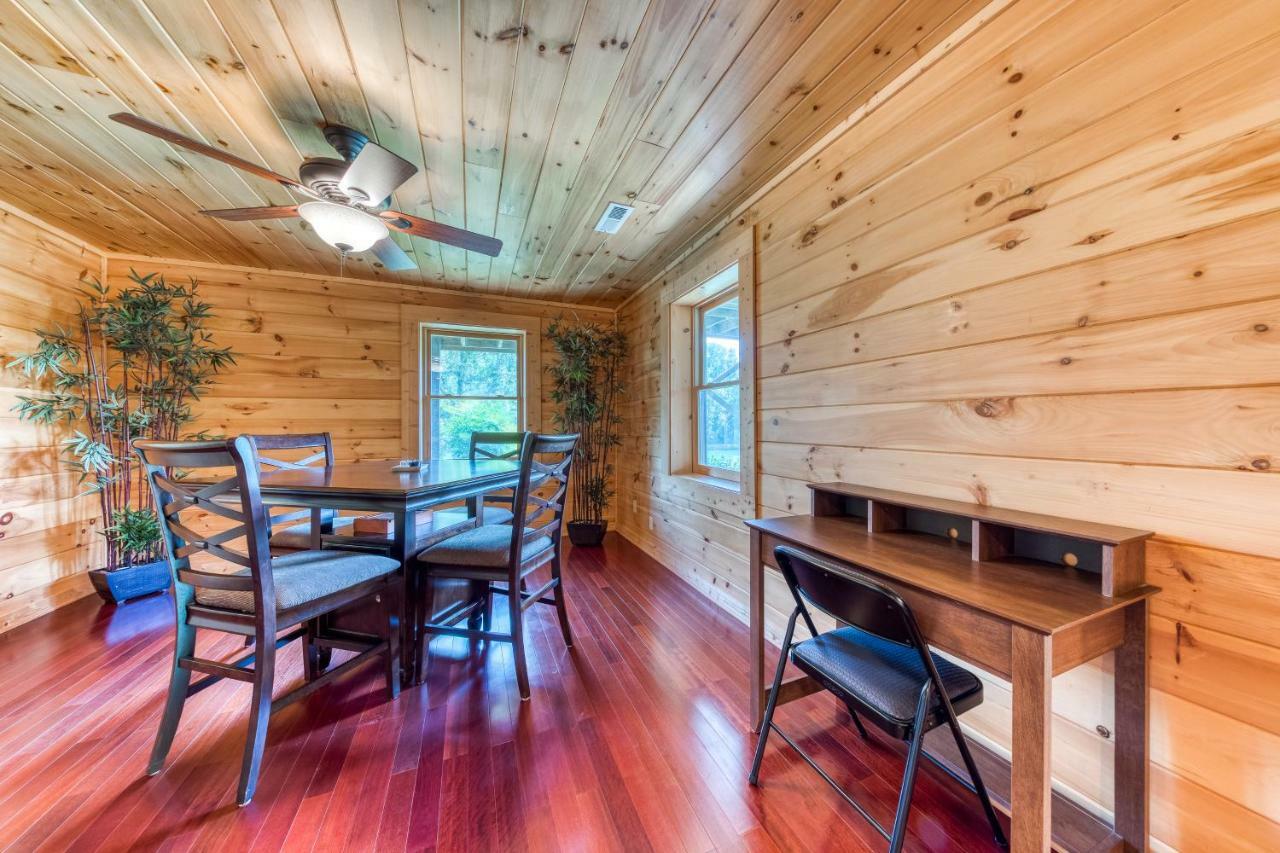 Majestic Lakefront Lodge Sevierville Exterior photo