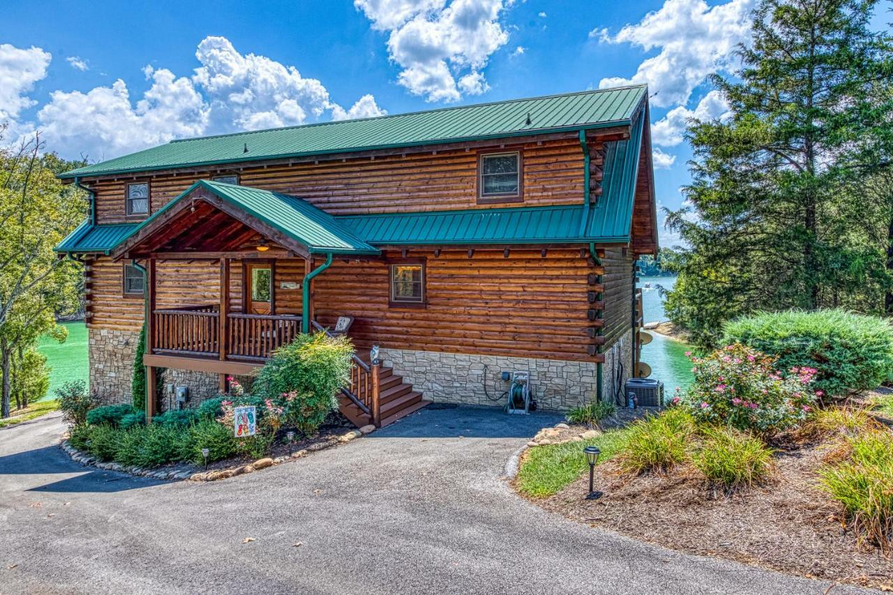 Majestic Lakefront Lodge Sevierville Exterior photo