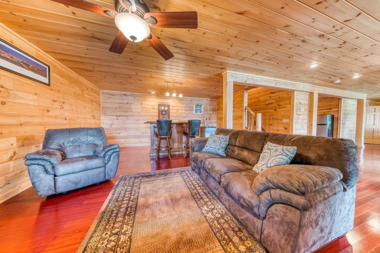 Majestic Lakefront Lodge Sevierville Exterior photo